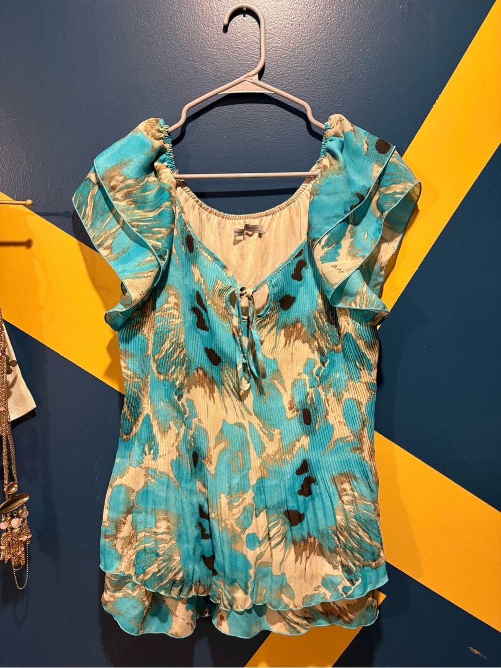 Signature by Larry Levine Blue & Cream Layered Flutter Sleeve Blouse EUC